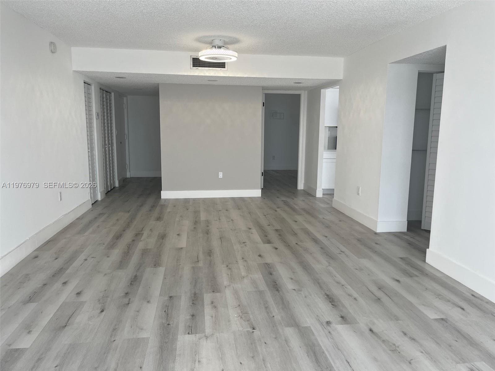 A11976979 — Miami Beach — 10
