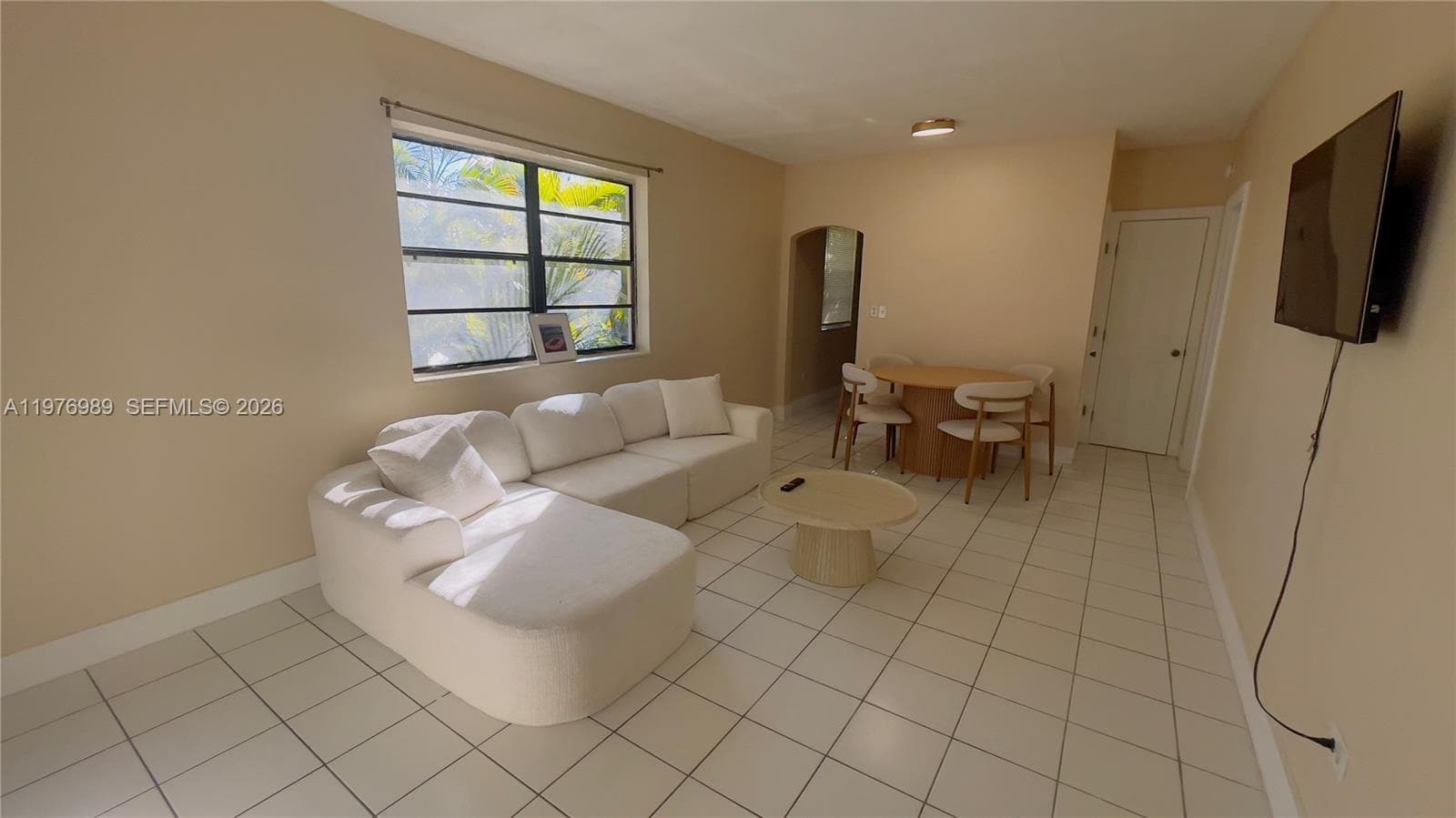A11976989 — Miami Beach