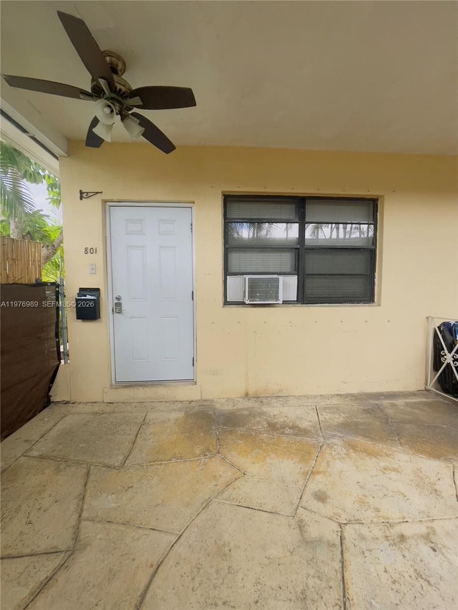 A11976989 — Miami Beach — 10