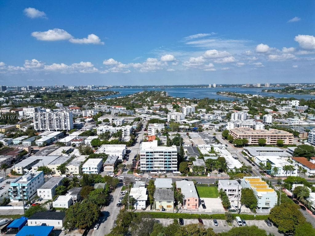 A11977088 — Miami Beach — 13