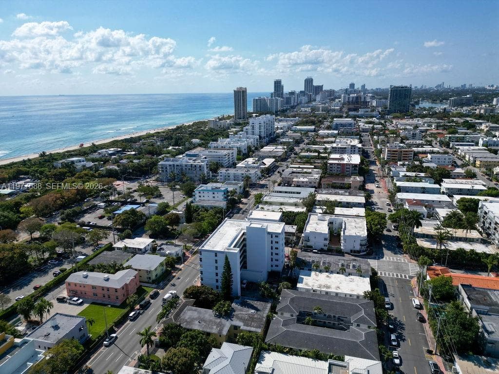 A11977088 — Miami Beach — 15