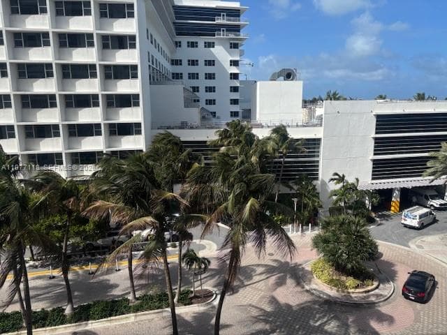 A11977118 — Miami Beach — 13