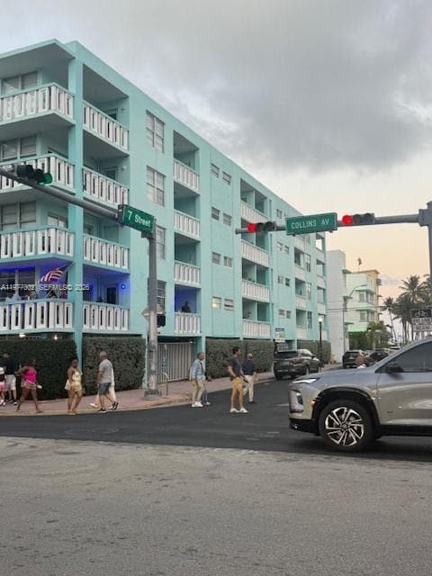 A11977302 — Miami Beach