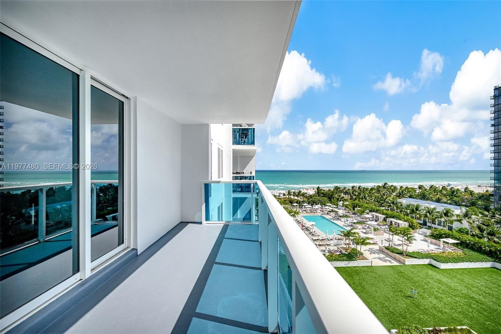 A11977480 — Miami Beach — 11