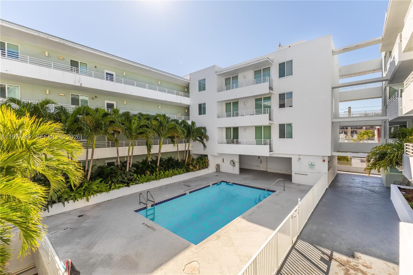 A11977487 — Miami Beach — 22