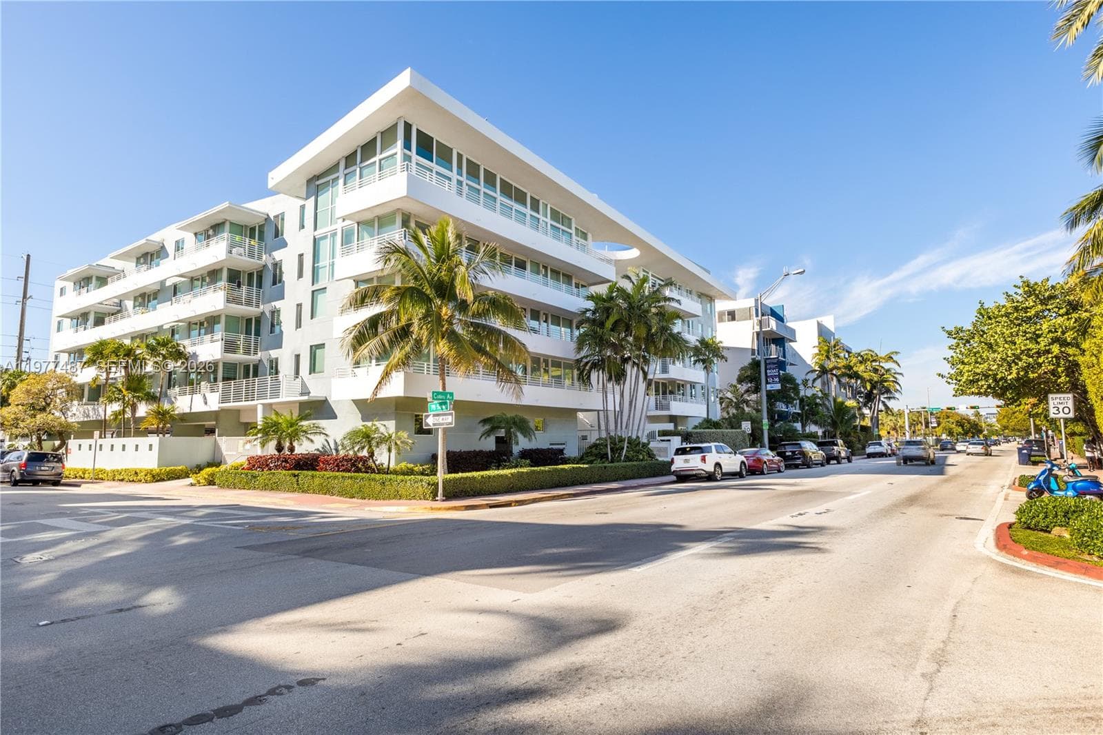 A11977487 — Miami Beach