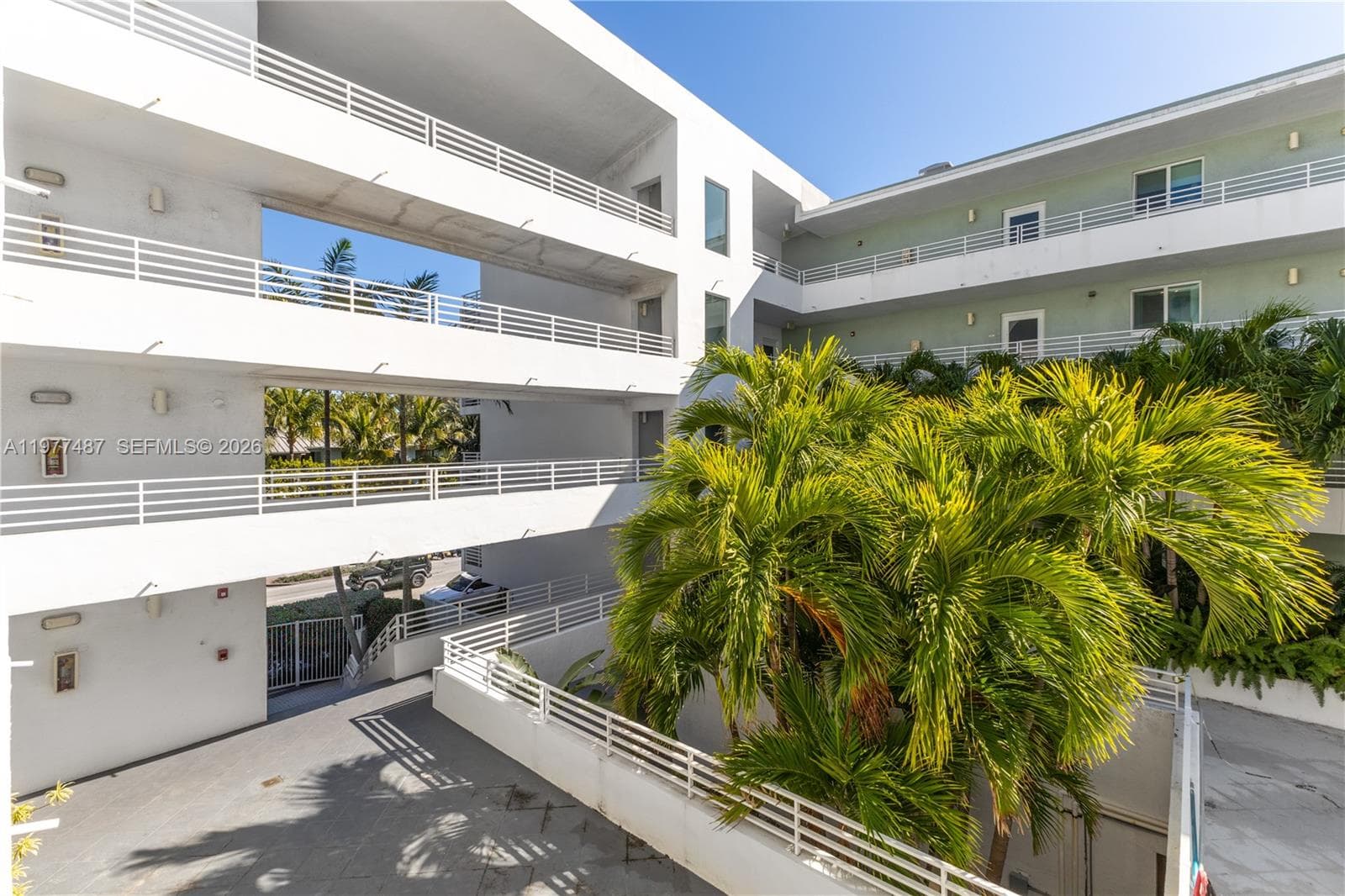 A11977487 — Miami Beach — 29