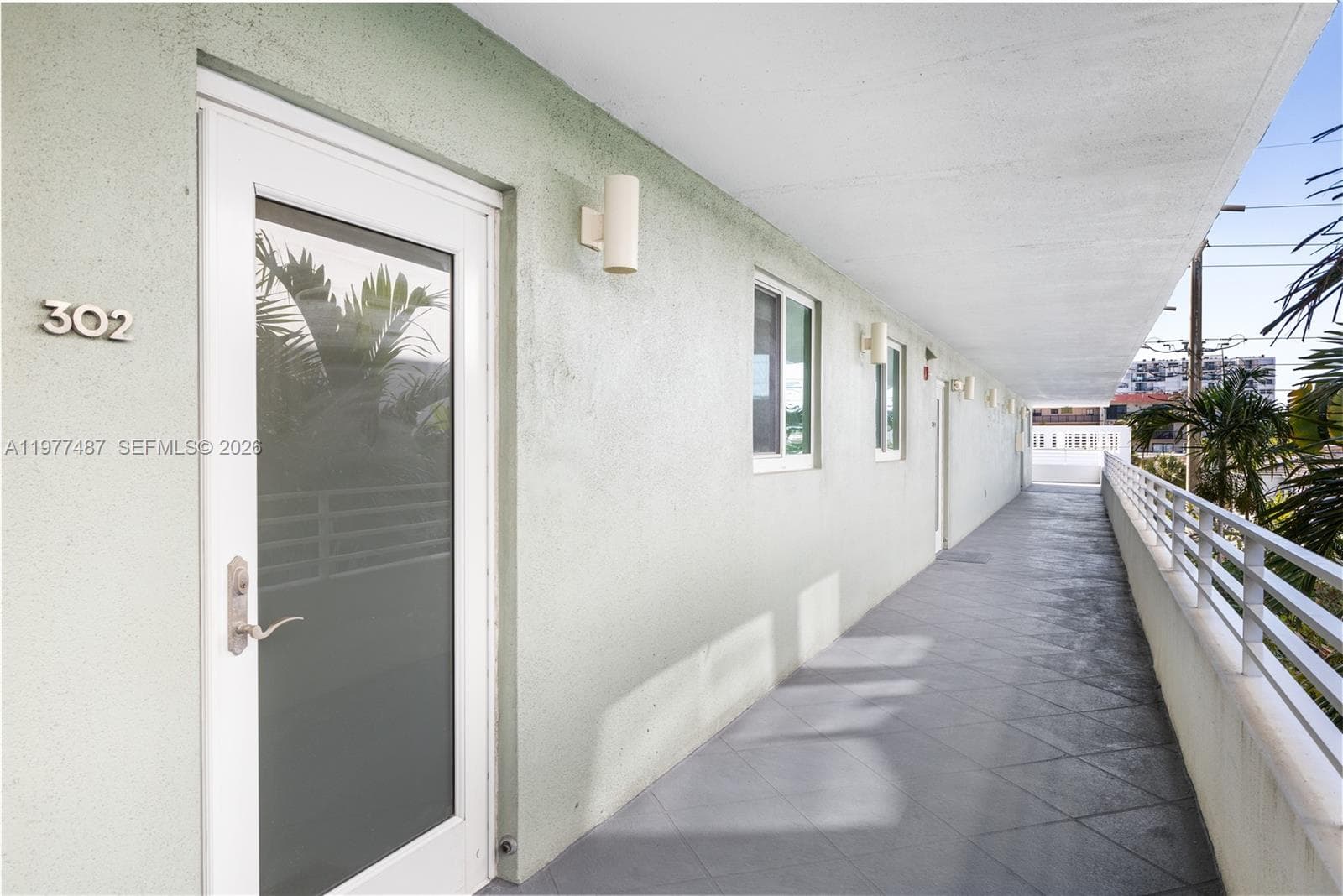 A11977487 — Miami Beach — 21