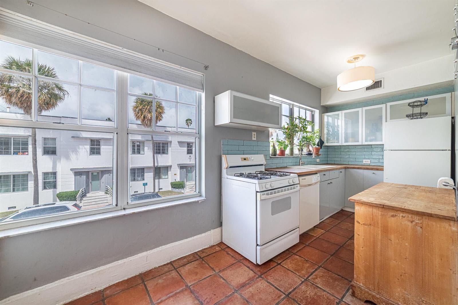 F10556465 — Miami Beach — 5