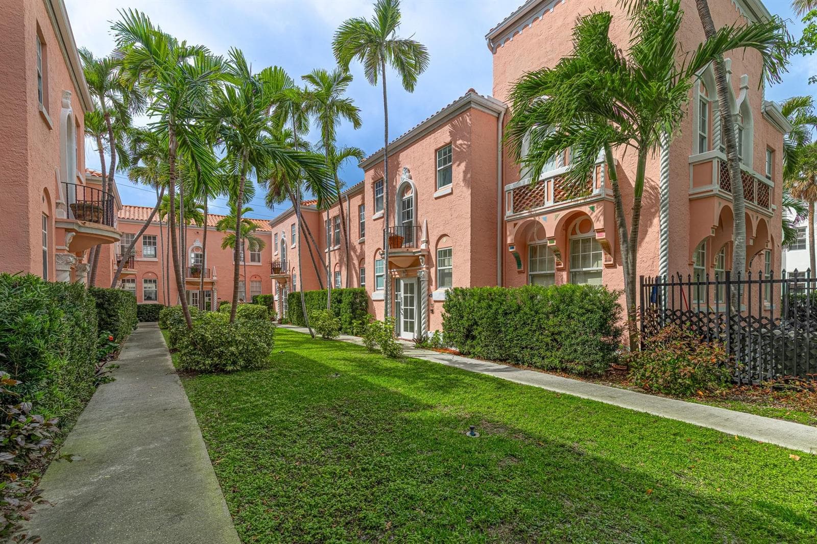 F10556465 — Miami Beach — 20