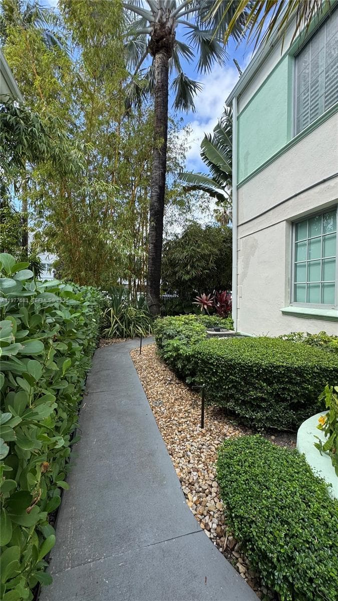 A11977683 — Miami Beach — 16