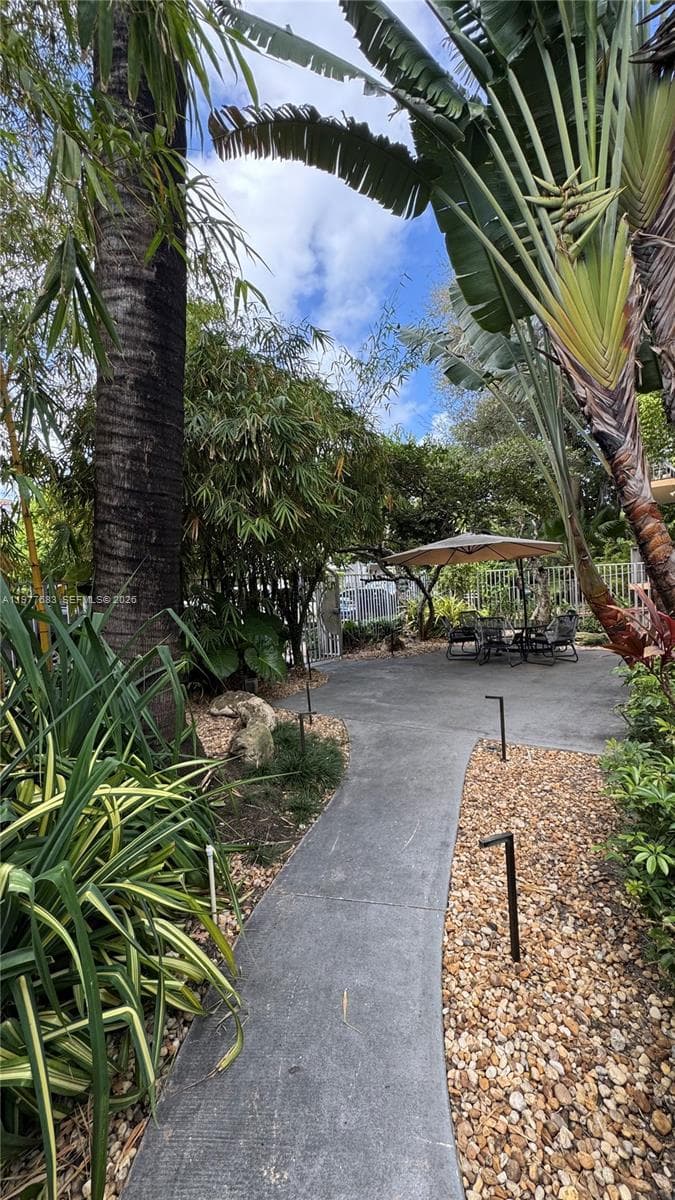 A11977683 — Miami Beach — 19