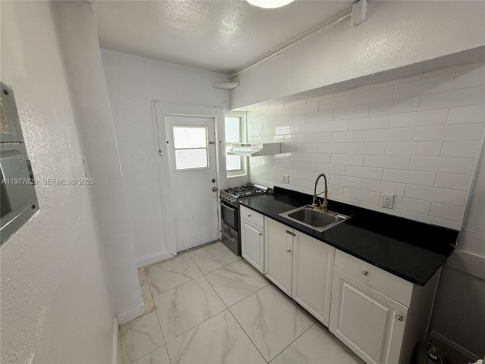 A11977829 — Miami Beach — 3