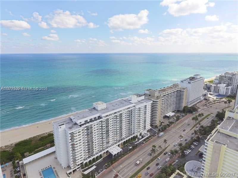 A11977899 — Miami Beach