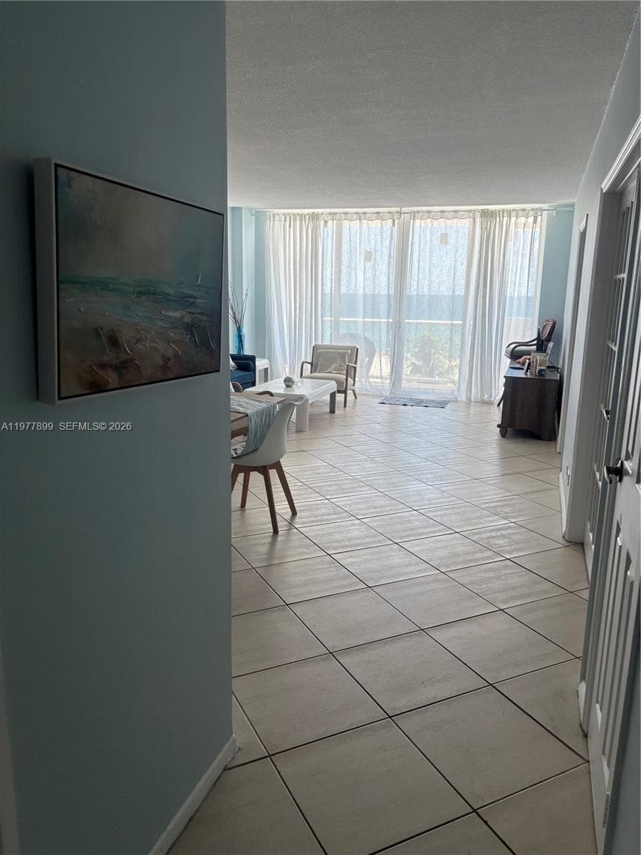 A11977899 — Miami Beach — 5
