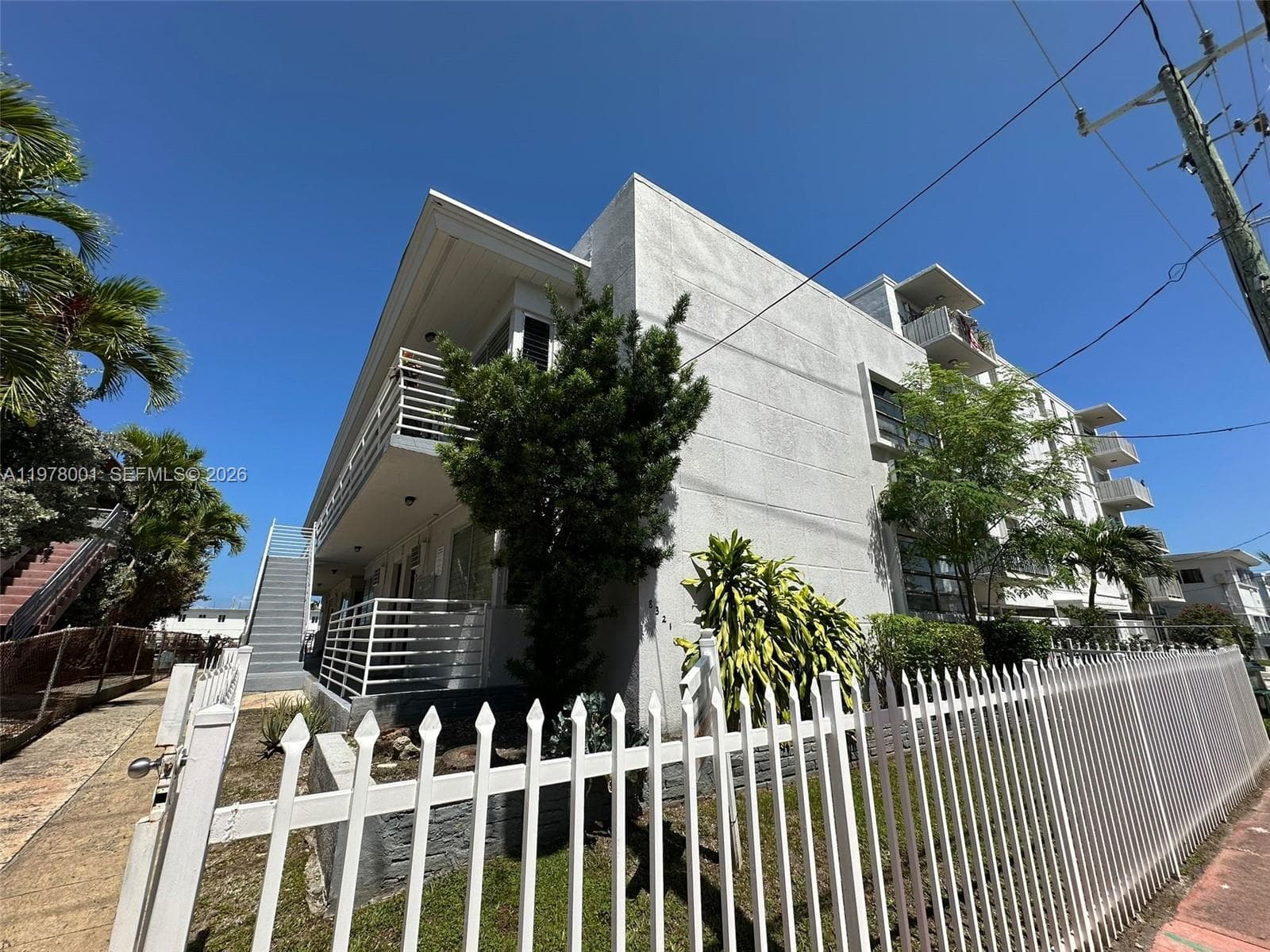 A11978001 — Miami Beach