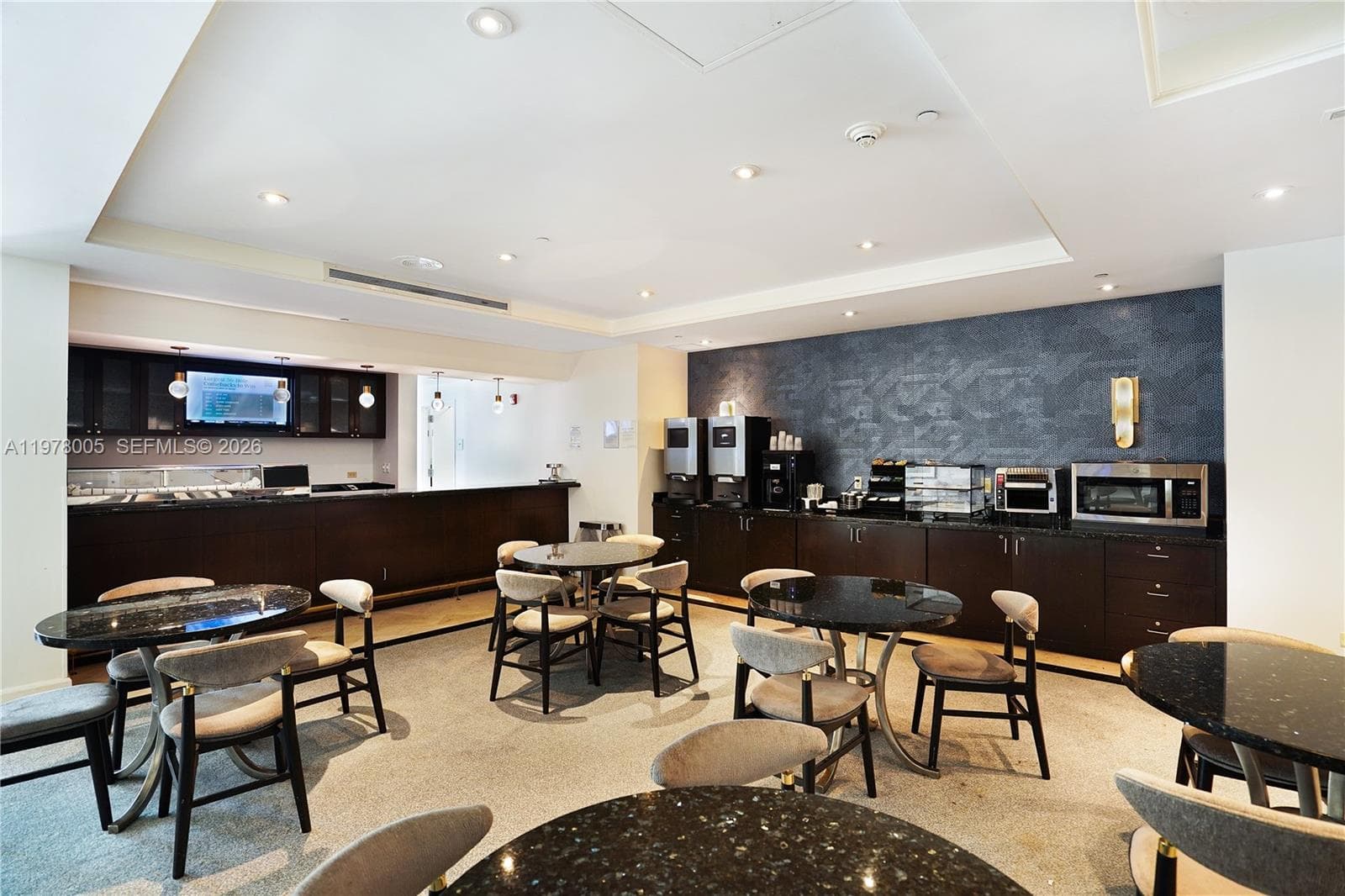 A11978005 — Miami Beach — 33