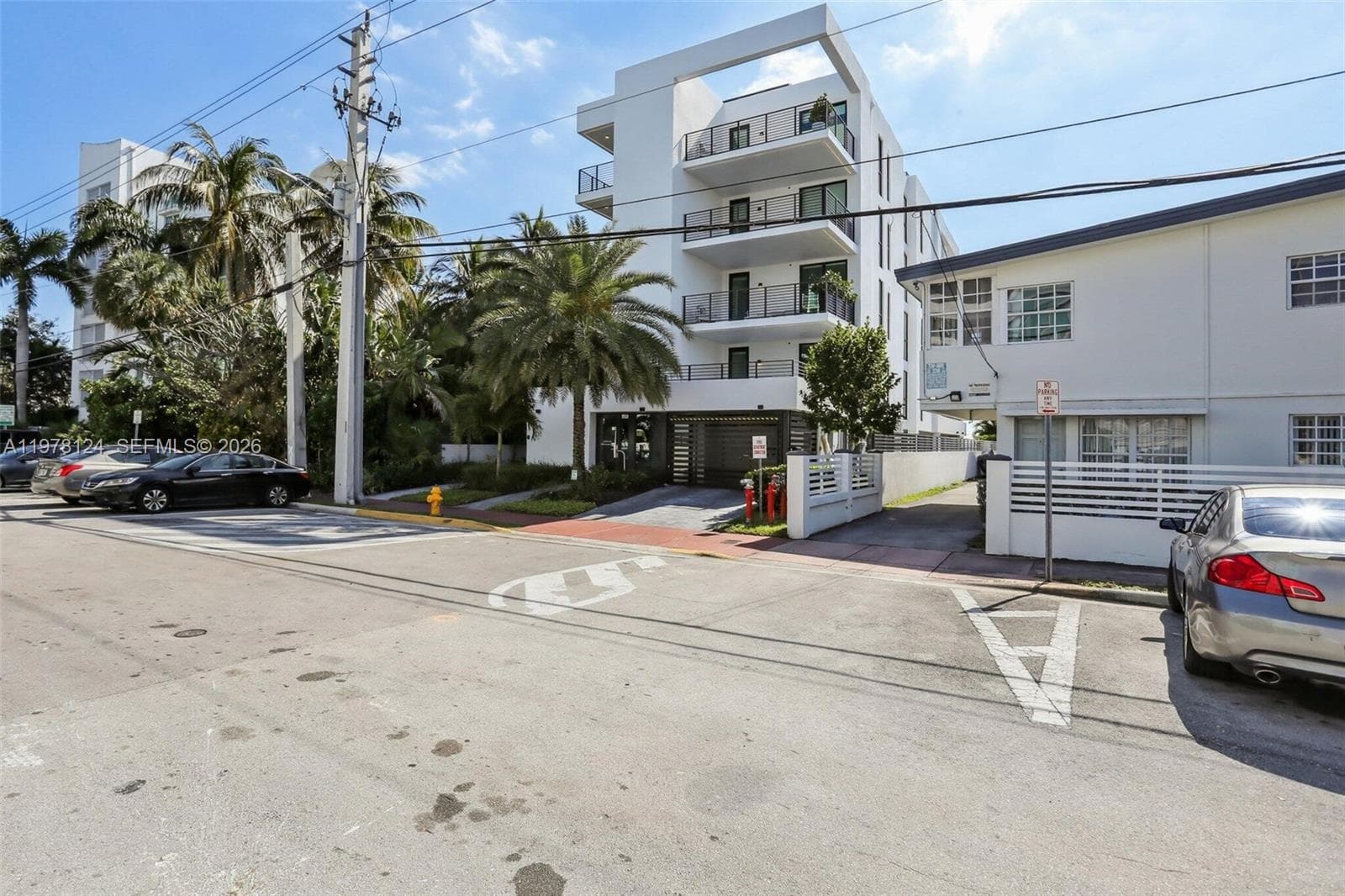 A11978124 — Miami Beach