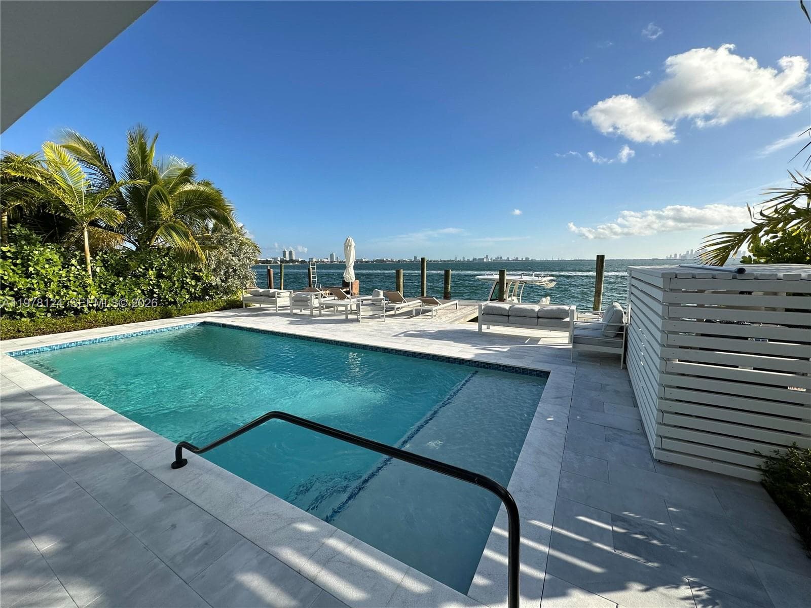 A11978124 — Miami Beach — 4