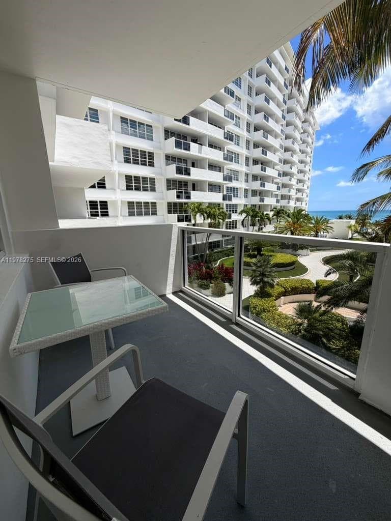A11978275 — Miami Beach — 13