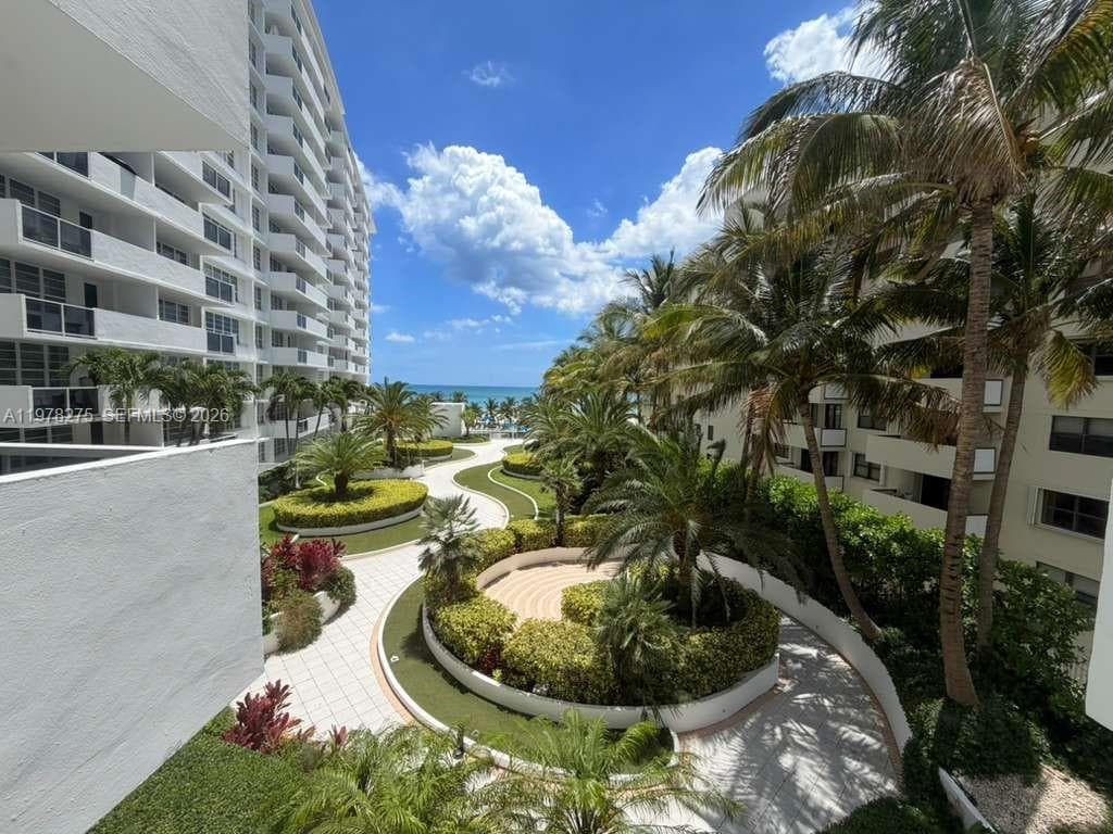 A11978275 — Miami Beach — 16