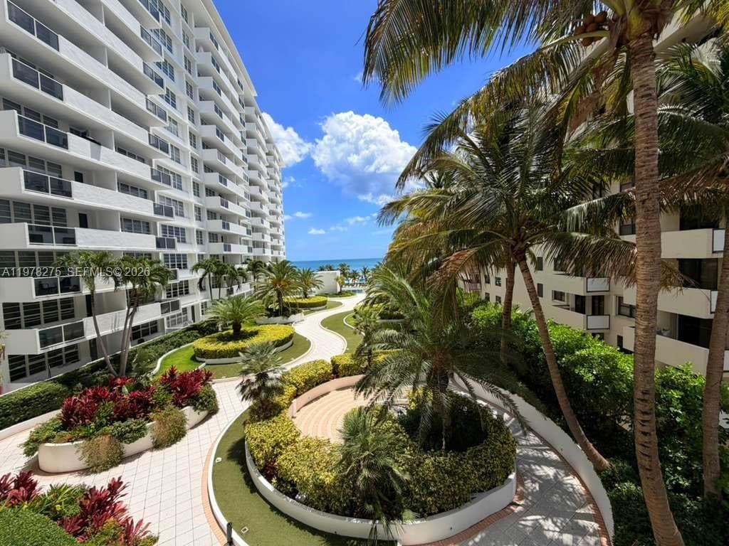 A11978275 — Miami Beach — 15
