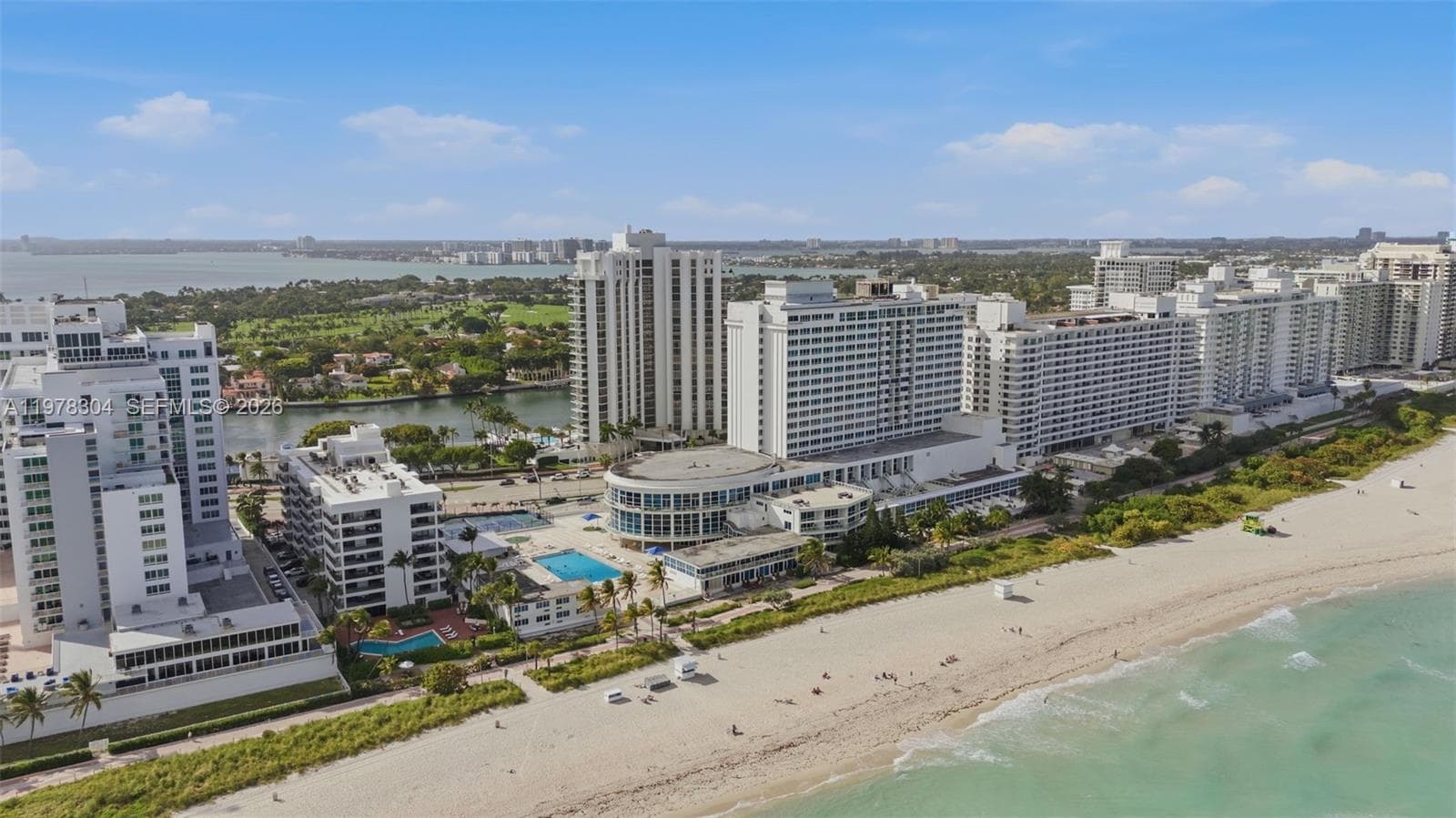 A11978304 — Miami Beach — 30