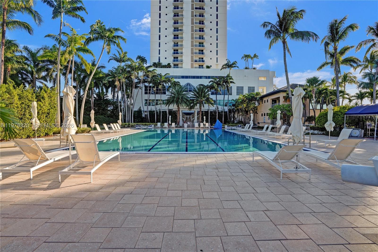 A11978320 — Miami Beach — 34