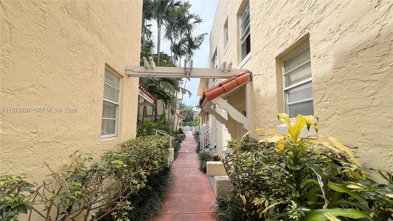 A11978407 — Miami Beach — 2