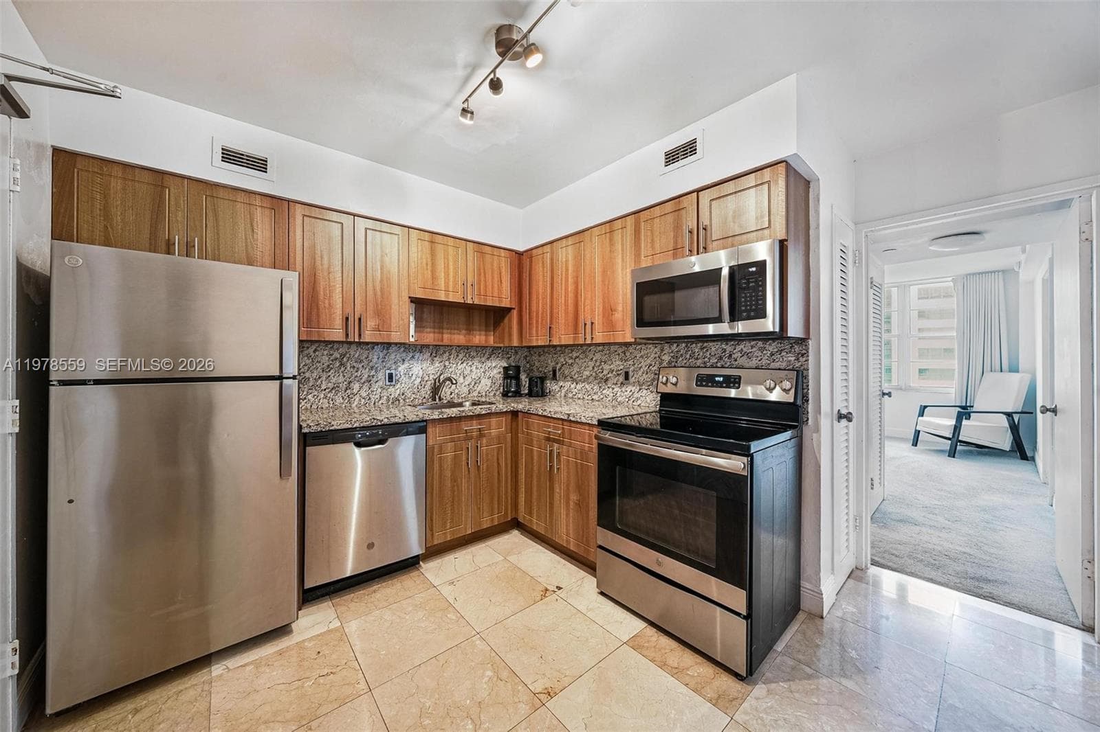 A11978559 — Miami Beach — 7