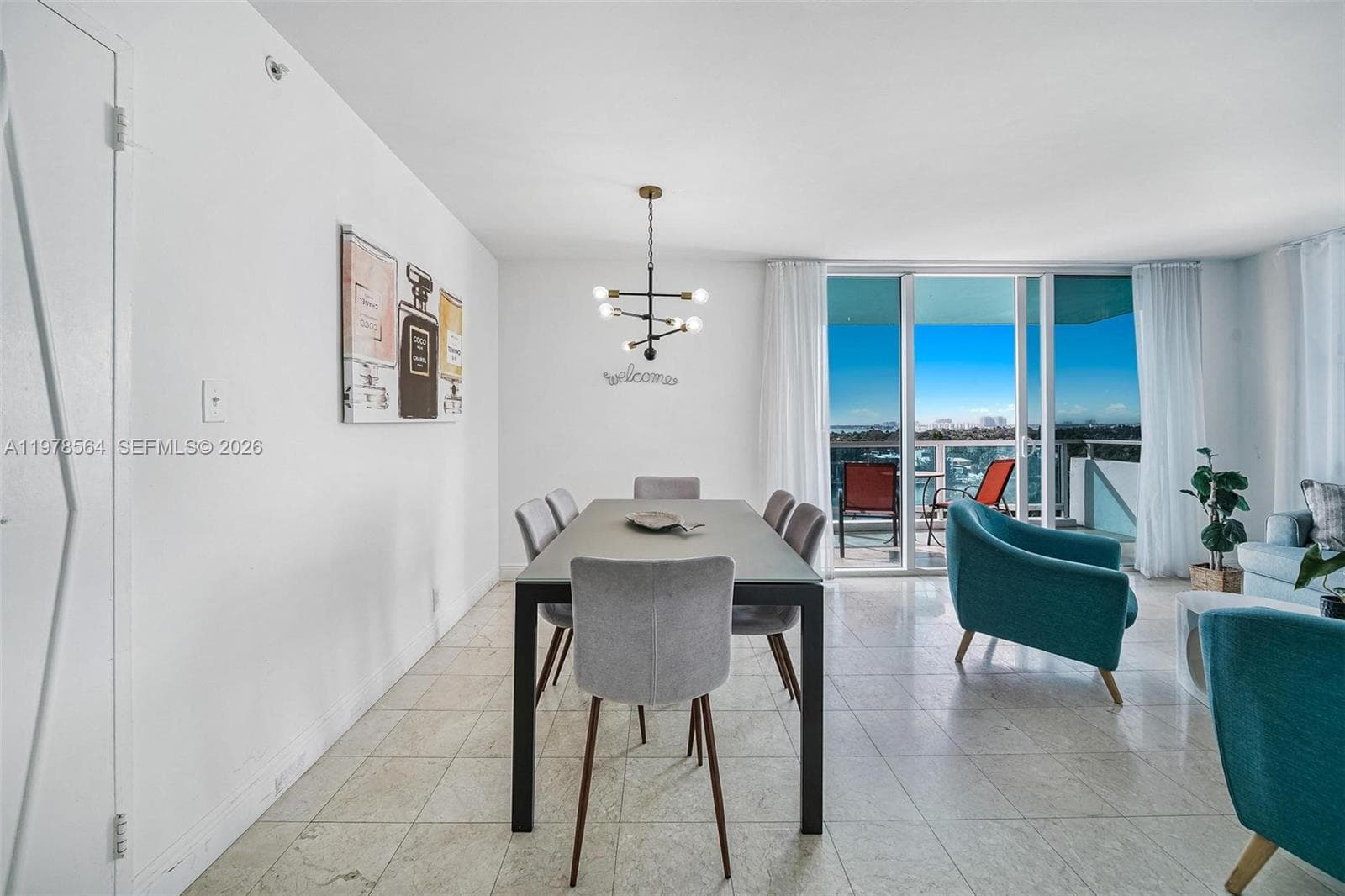 A11978564 — Miami Beach — 9