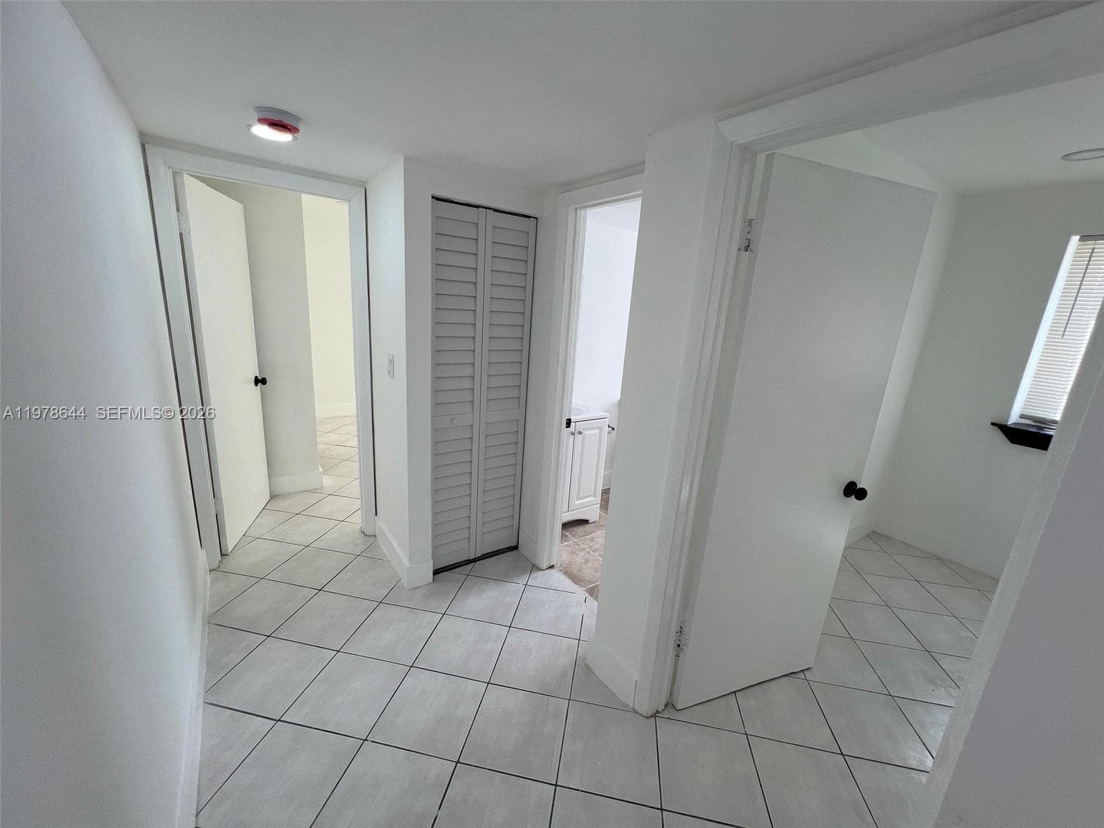 A11978644 — Miami Beach — 23