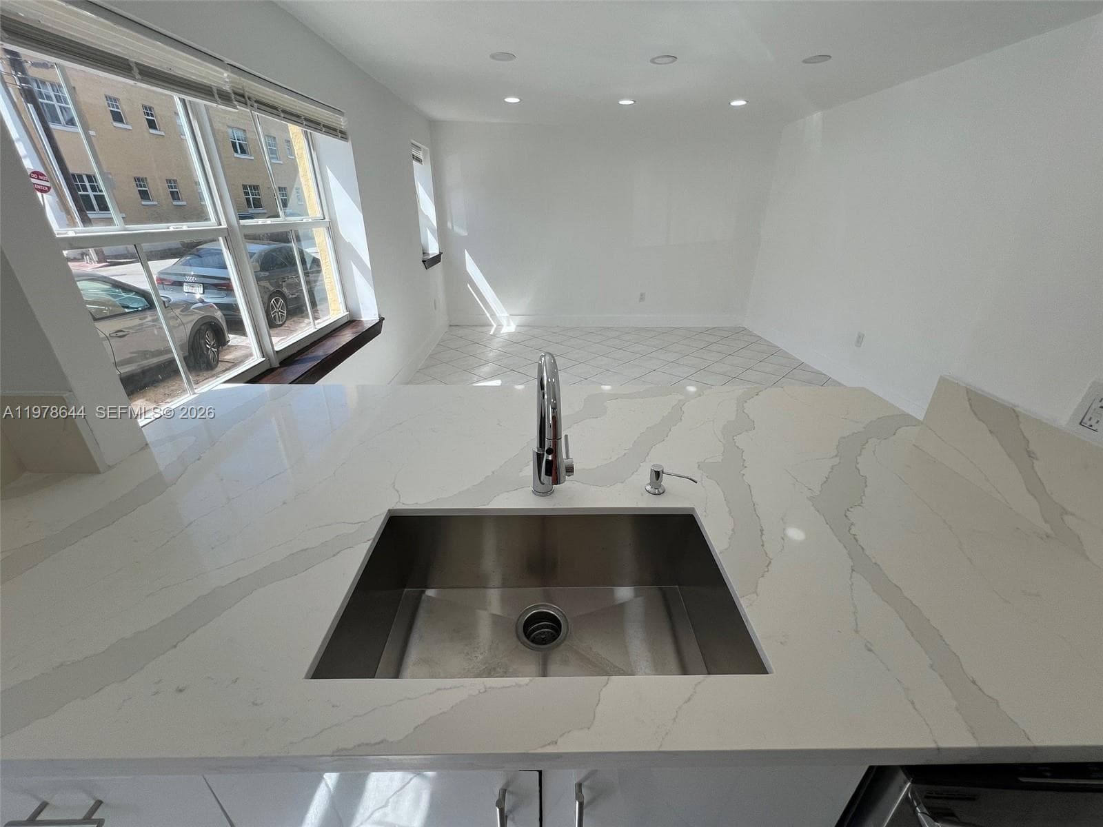 A11978644 — Miami Beach — 7