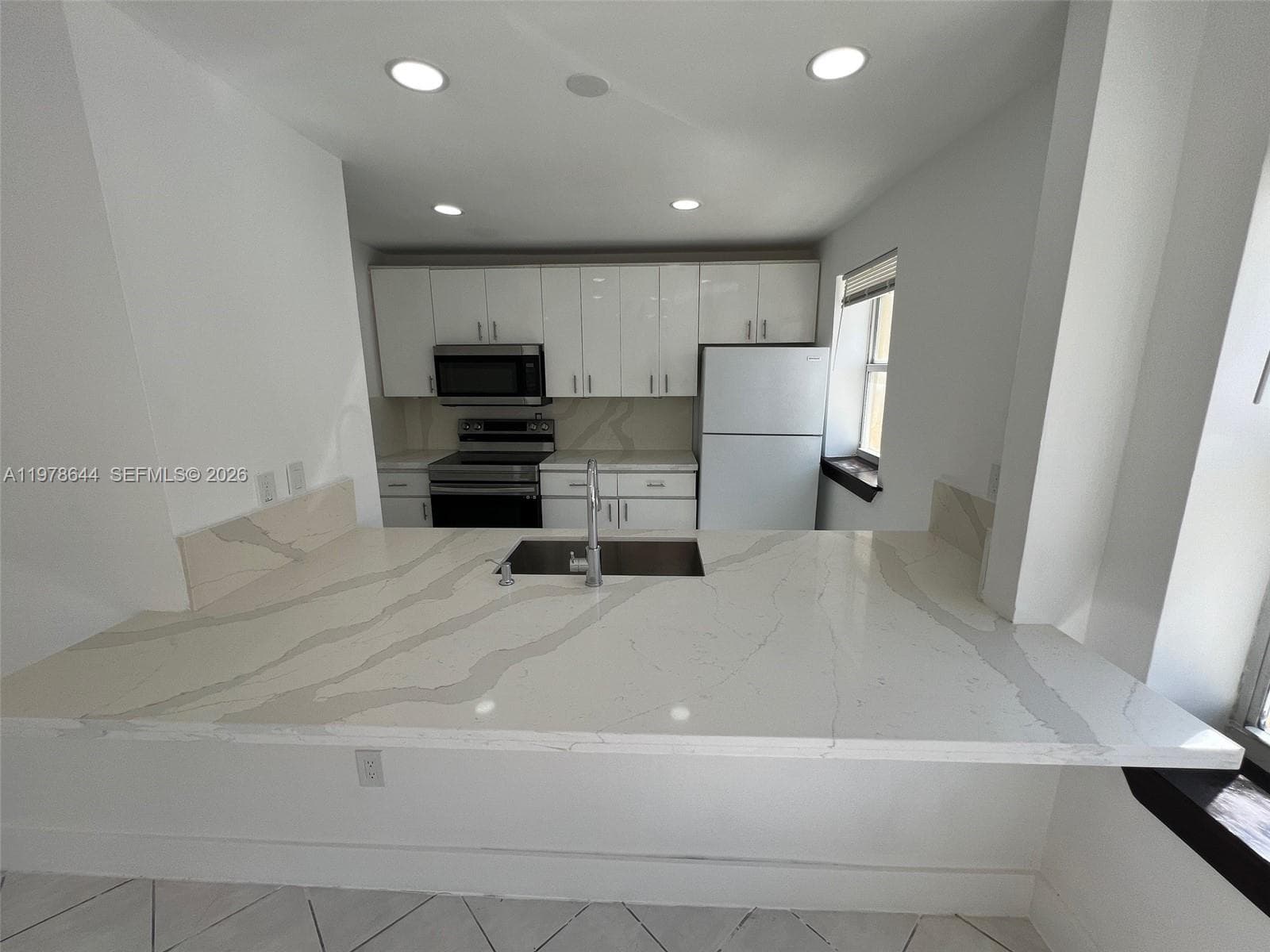 A11978644 — Miami Beach — 5