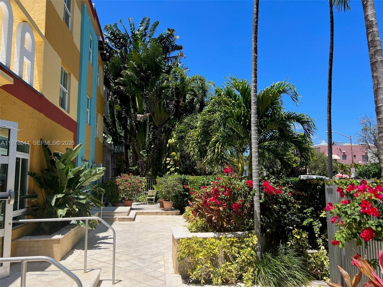 A11978644 — Miami Beach — 33