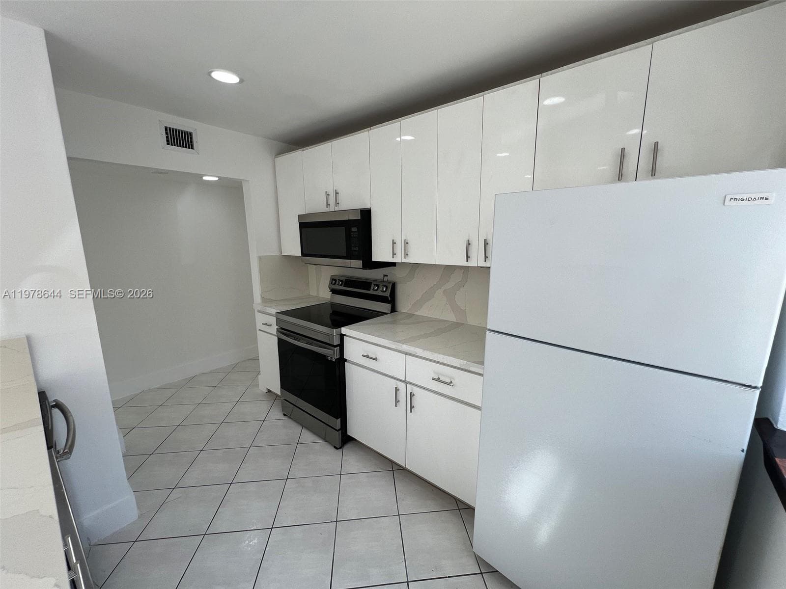 A11978644 — Miami Beach — 11