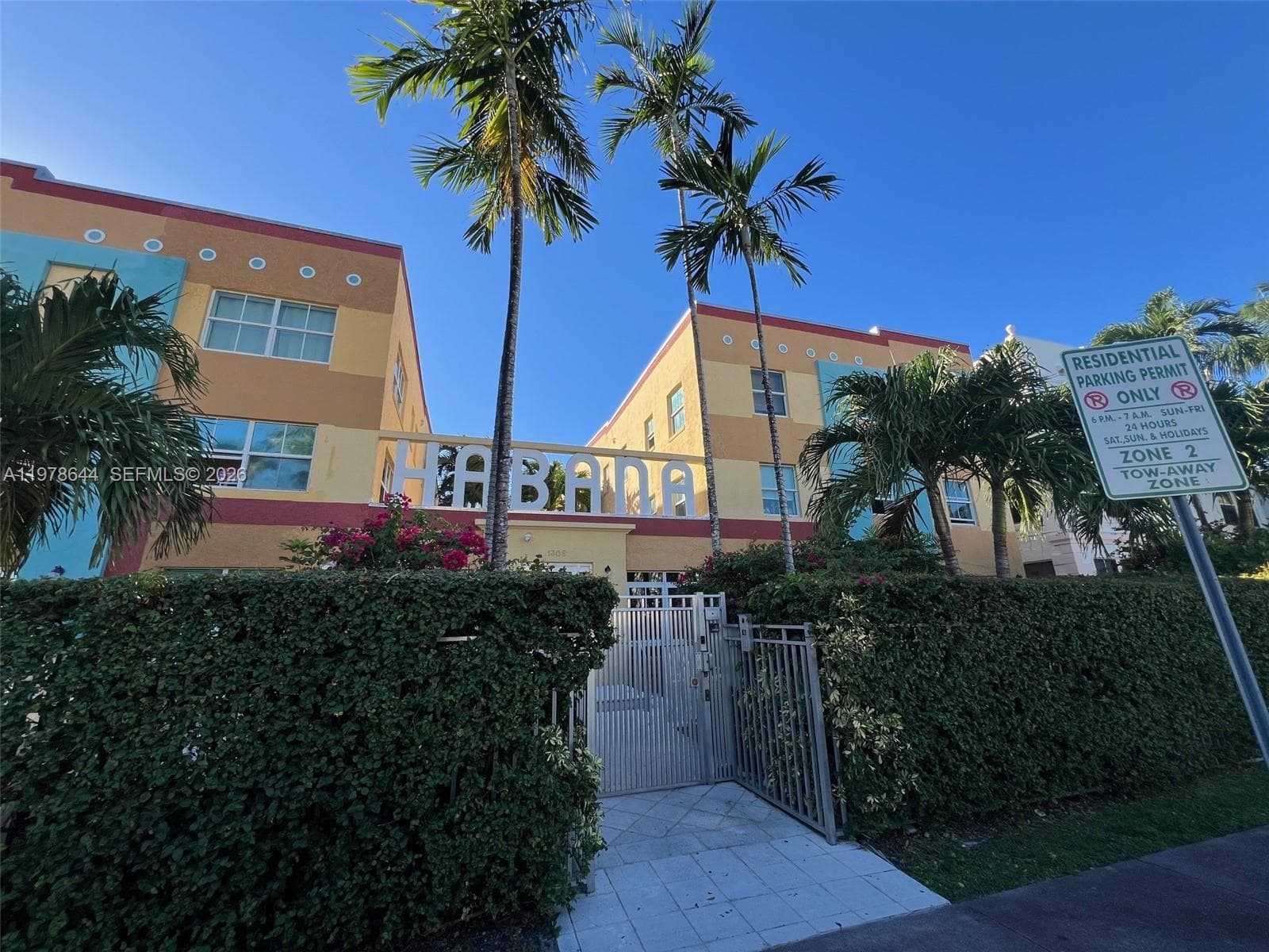A11978644 — Miami Beach — 35