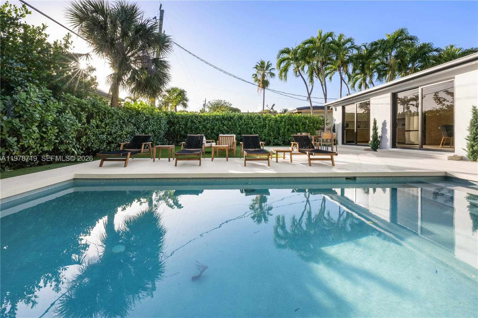 A11978719 — Miami Beach — 8