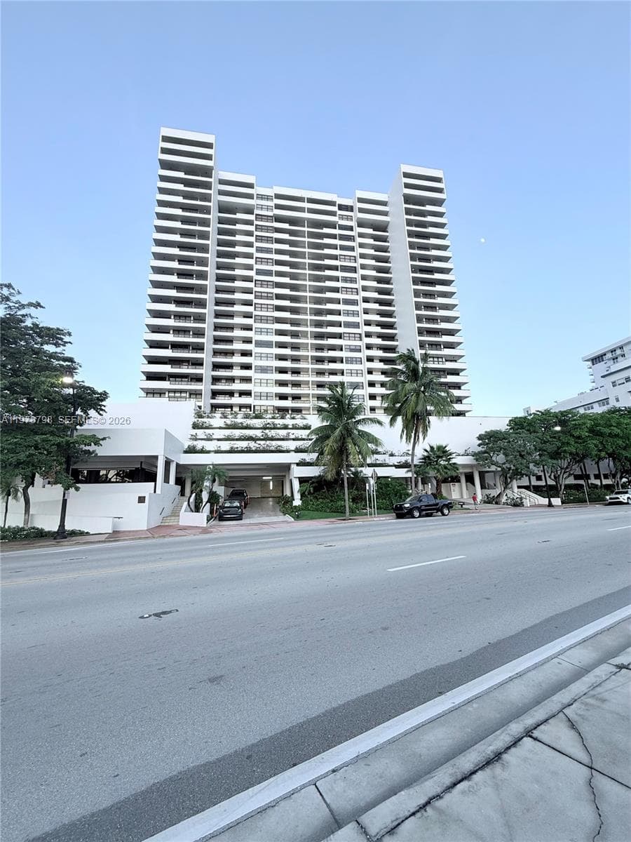A11978798 — Miami Beach — 2