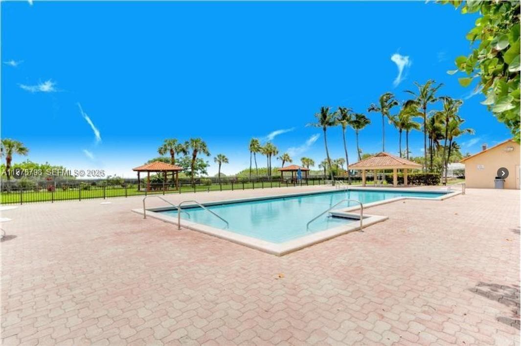 A11978798 — Miami Beach — 26