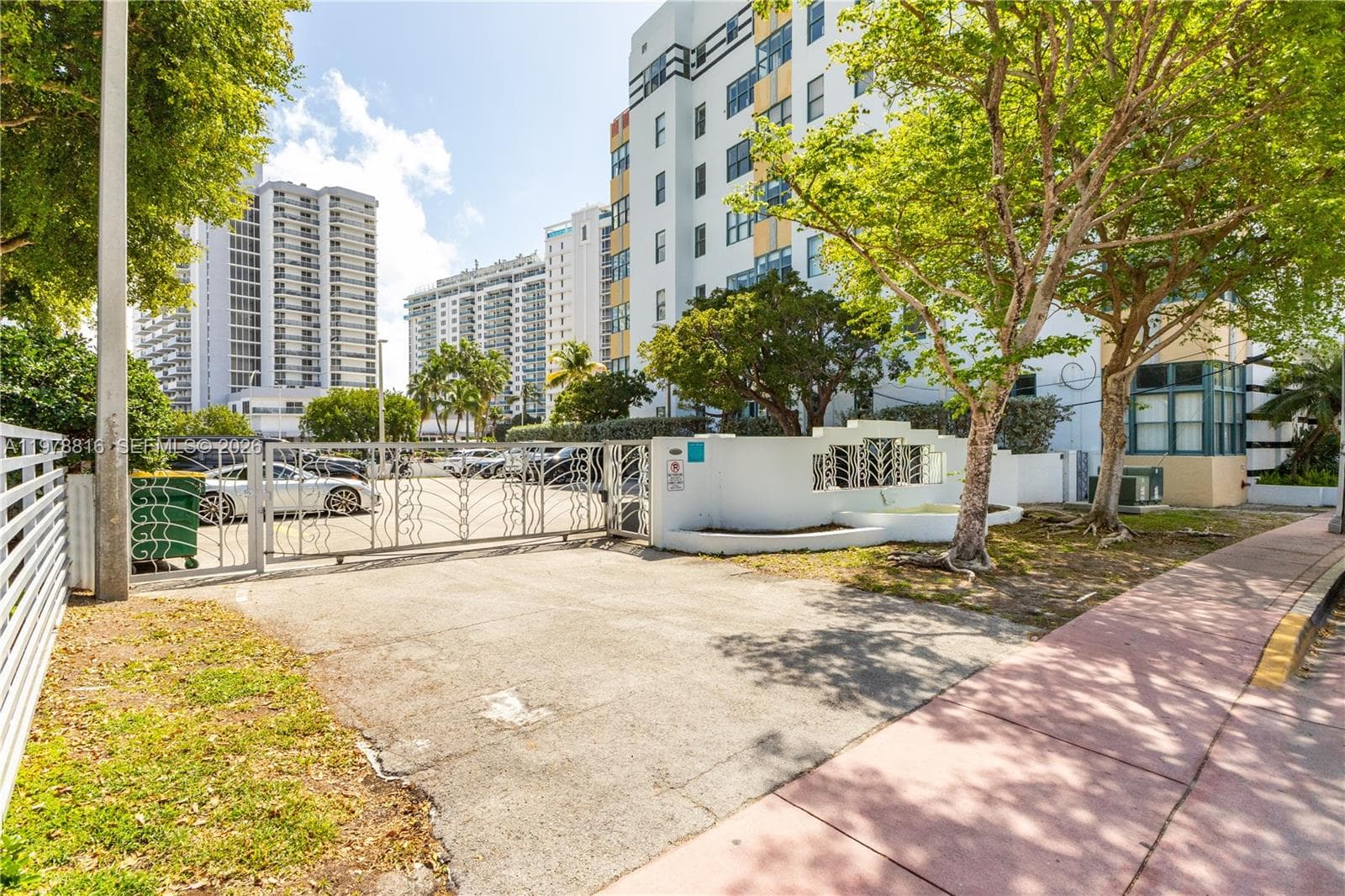A11978816 — Miami Beach — 27