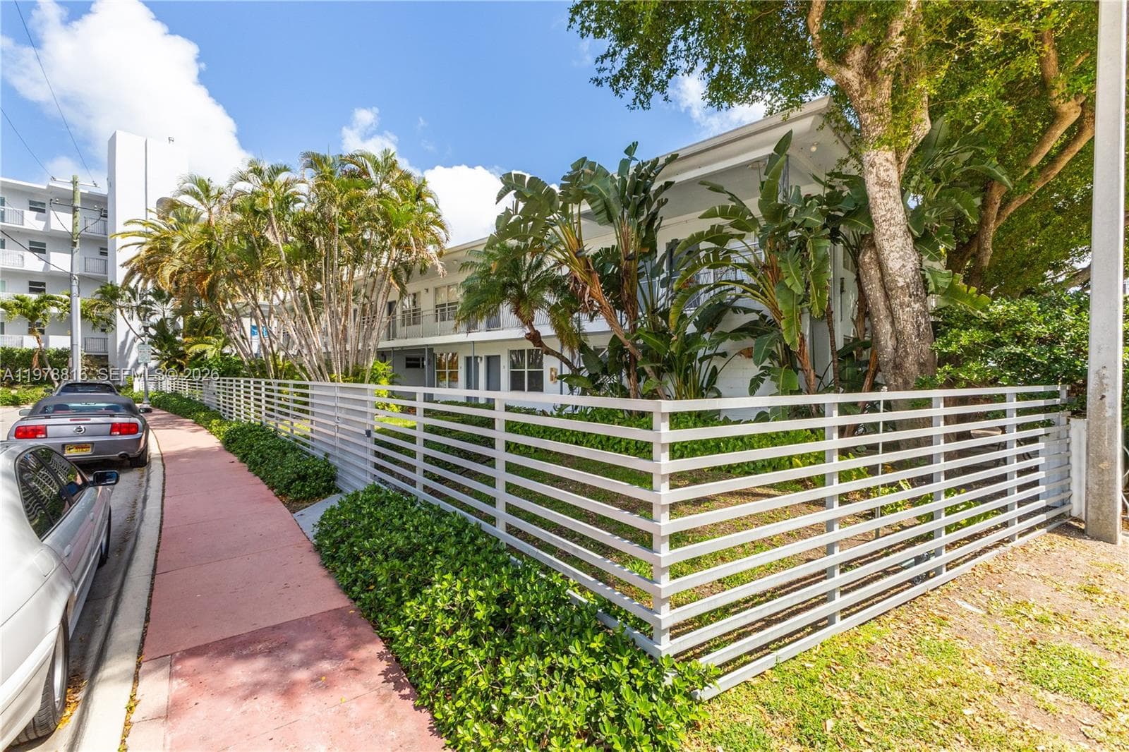A11978816 — Miami Beach — 15