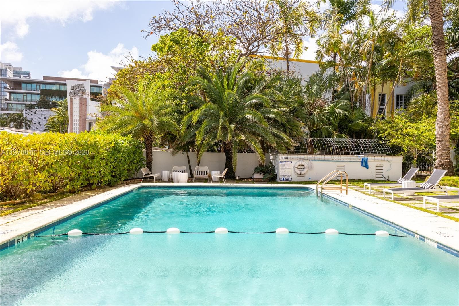 A11978816 — Miami Beach — 25