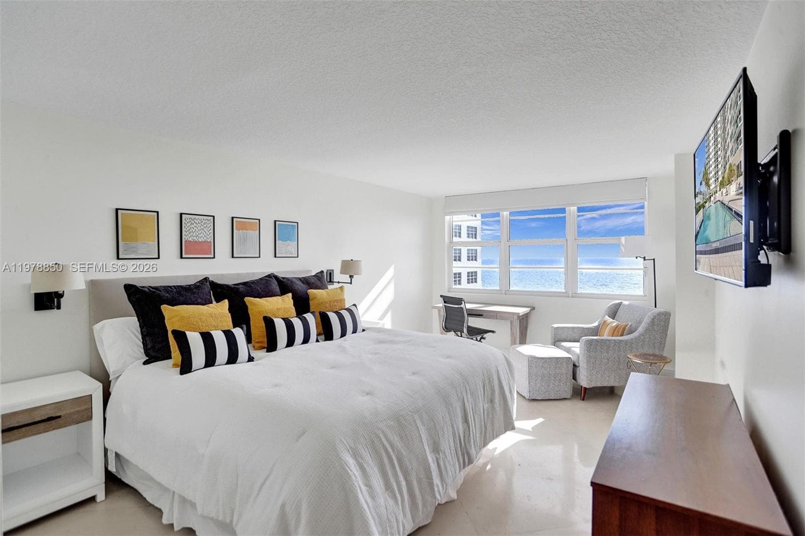A11978850 — Miami Beach — 19
