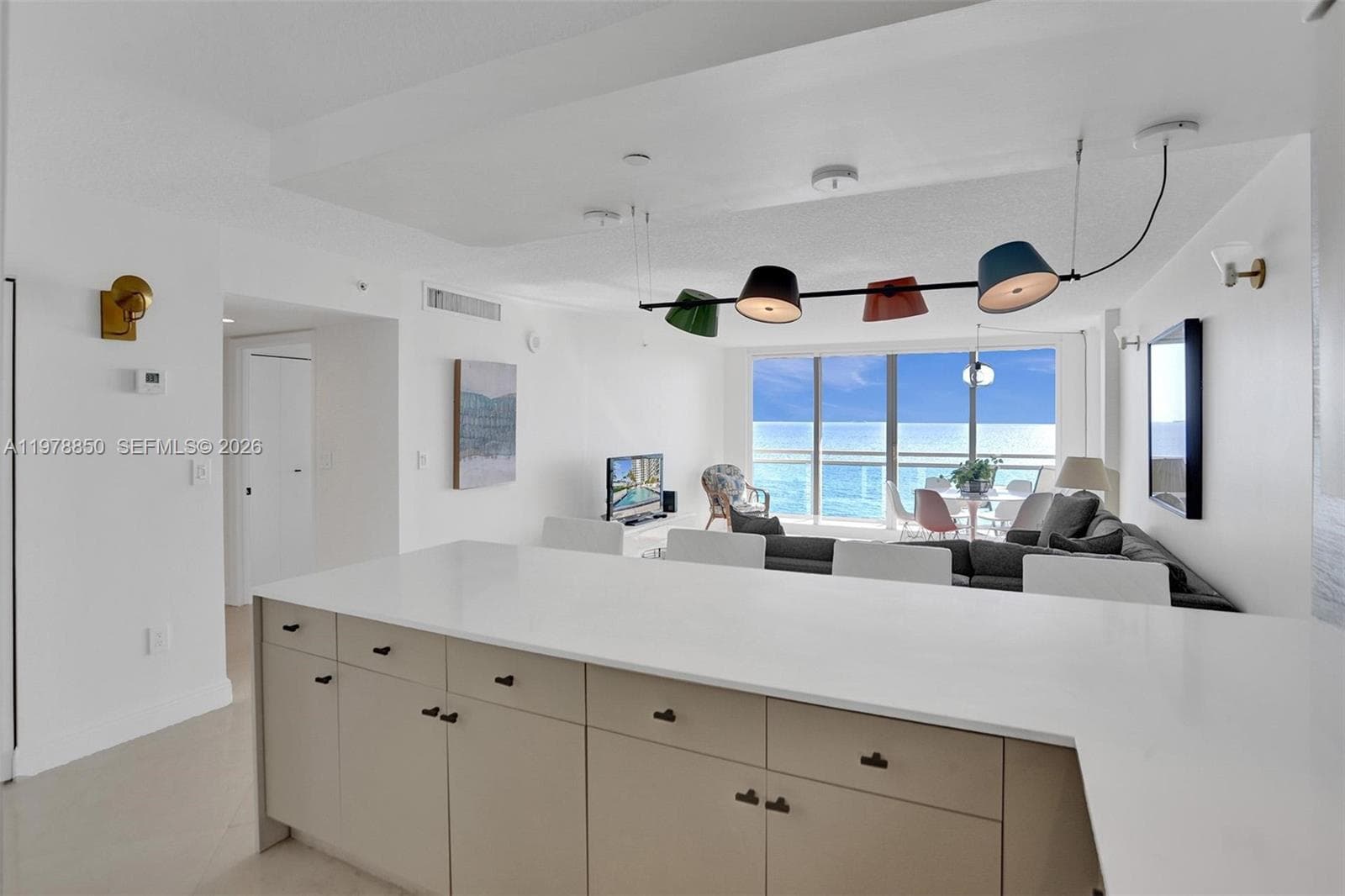 A11978850 — Miami Beach — 25