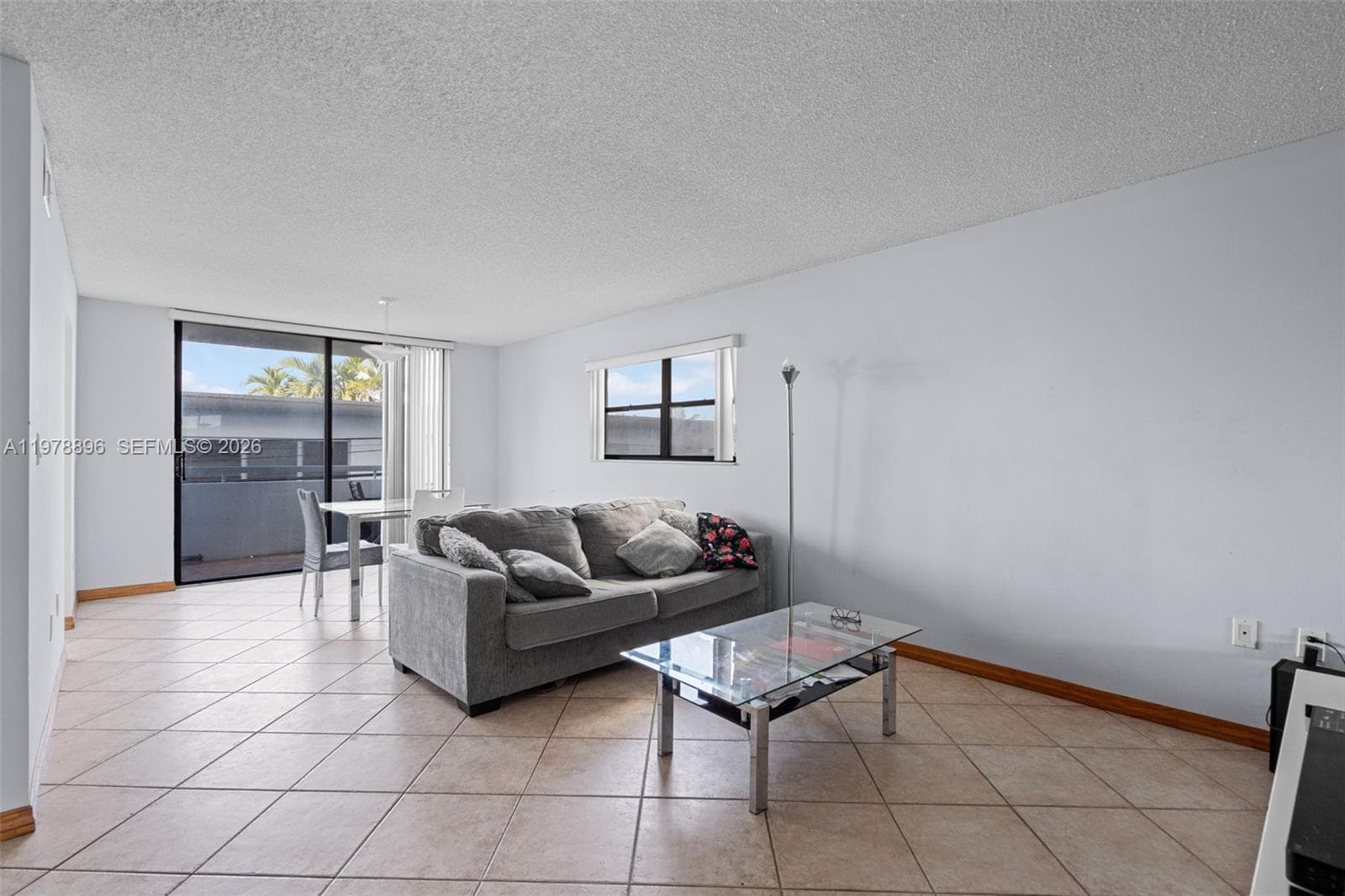 A11978896 — Miami Beach — 6