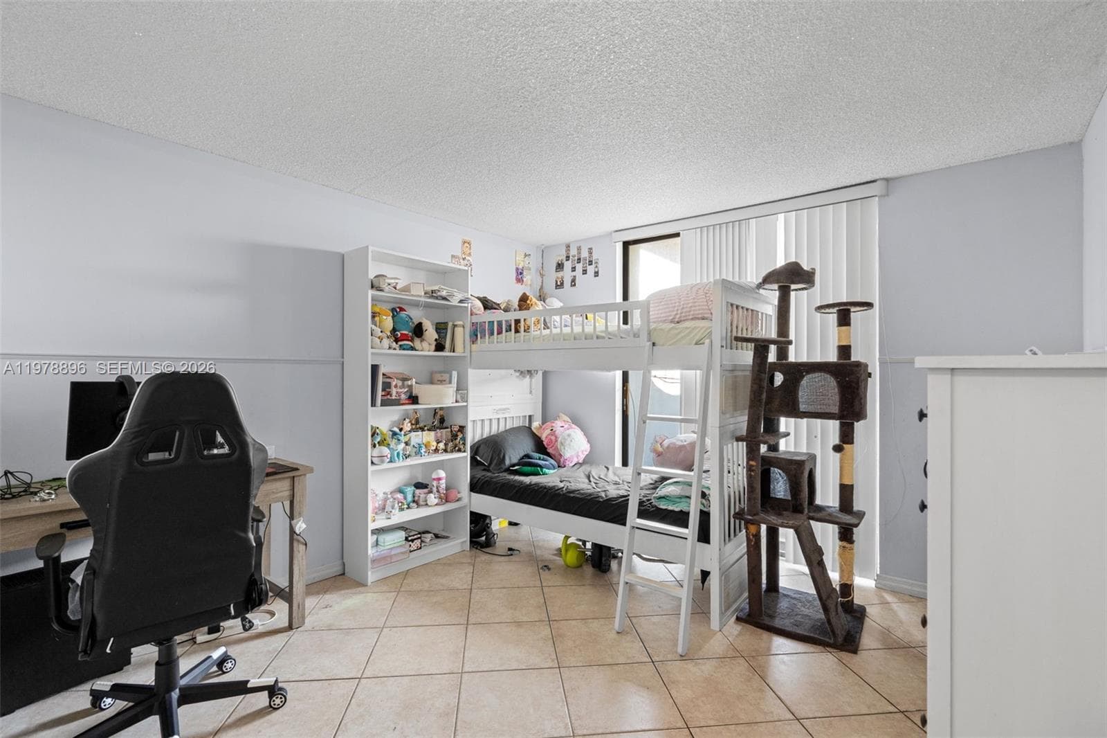 A11978896 — Miami Beach — 12