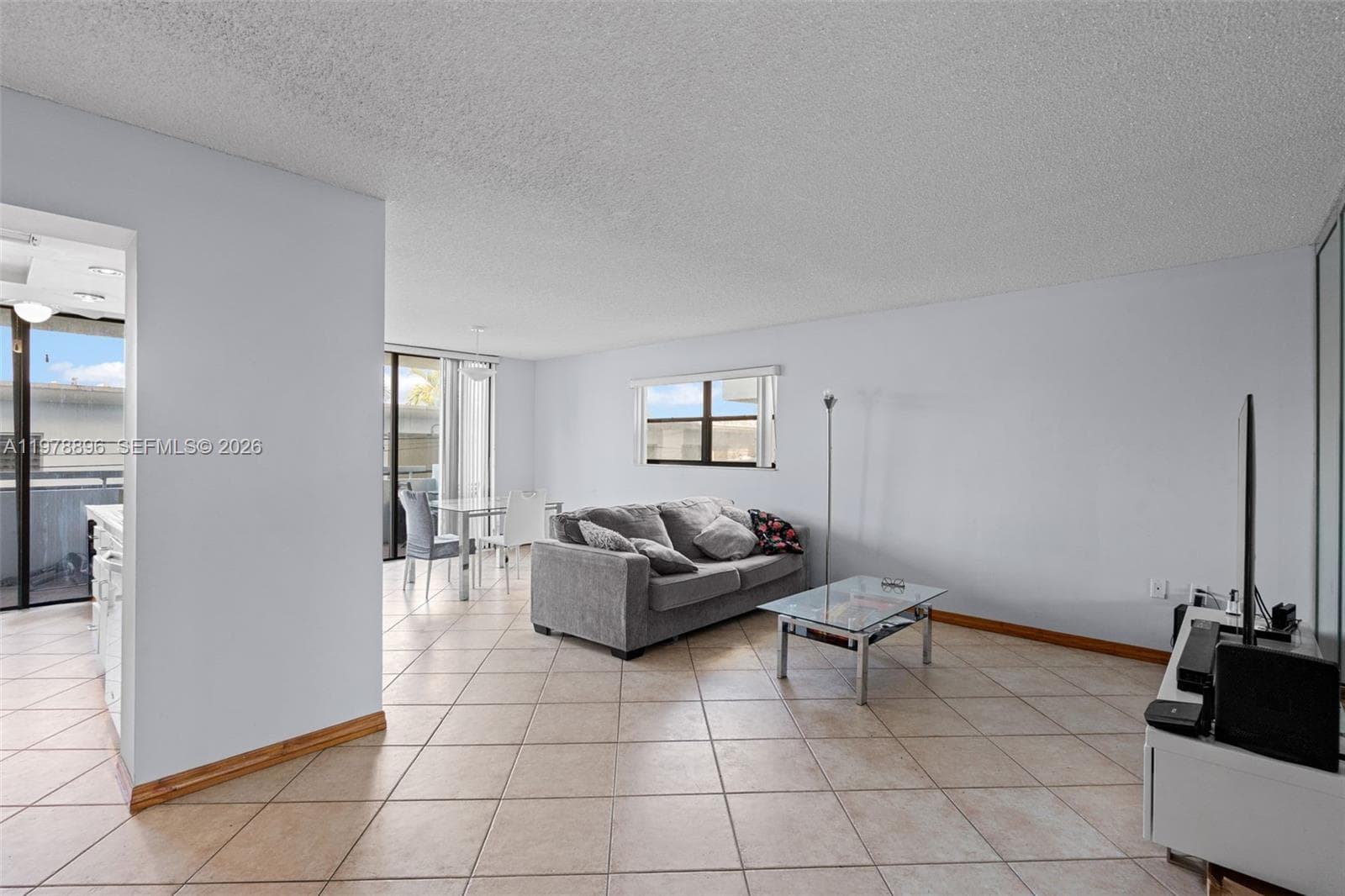 A11978896 — Miami Beach — 5