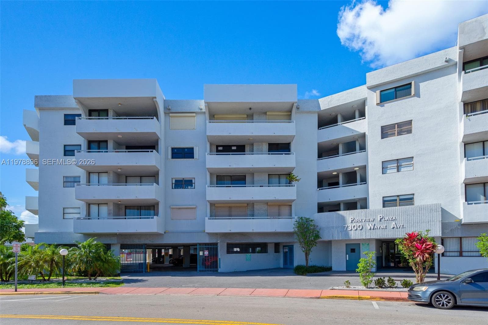 A11978896 — Miami Beach — 24