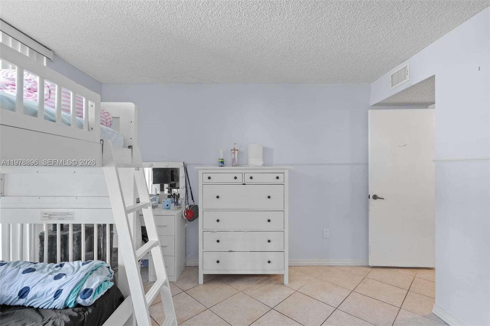 A11978896 — Miami Beach — 10